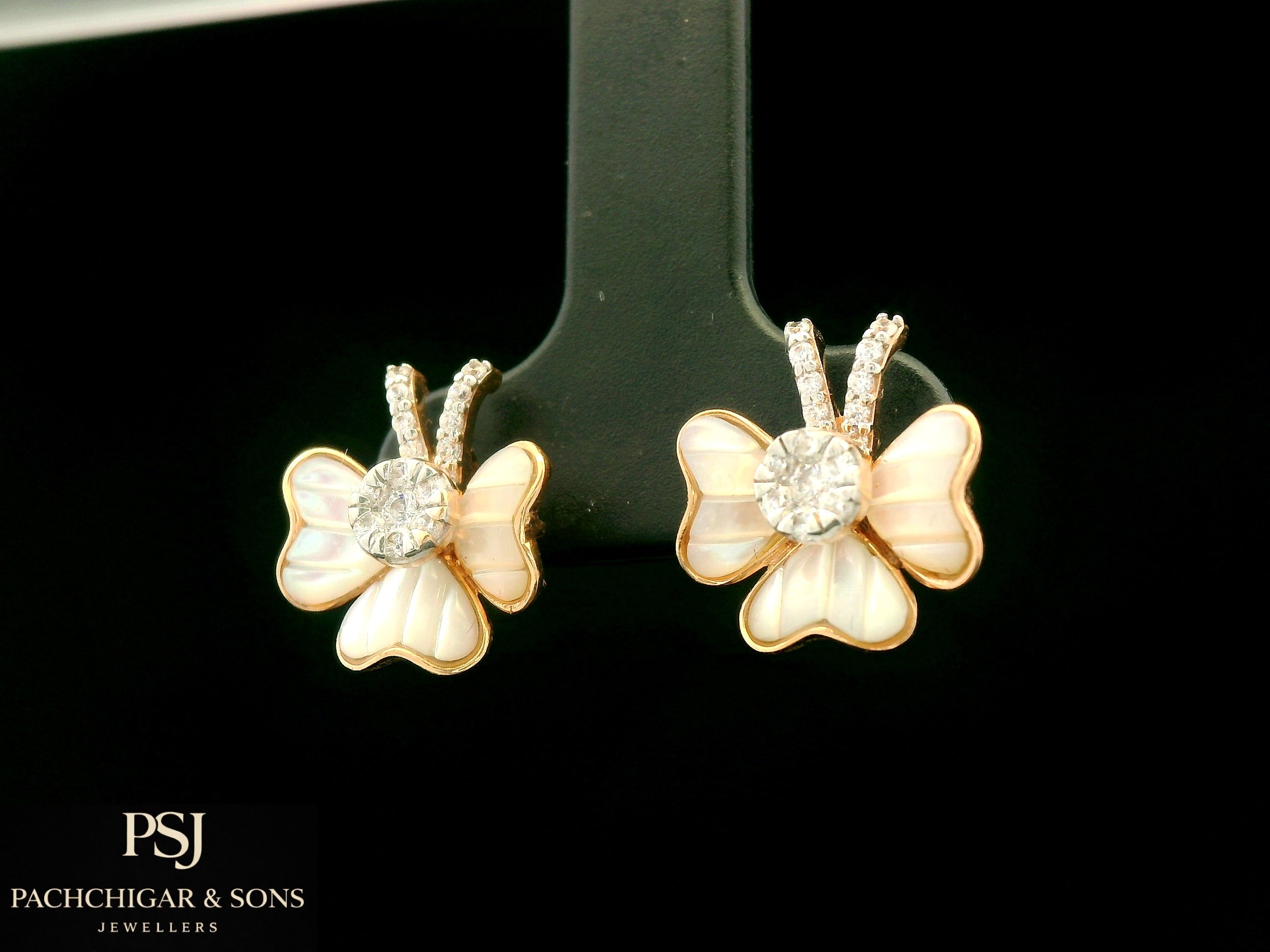 Butterfly Diamond Pendant Set with Mother of Pearl Finish