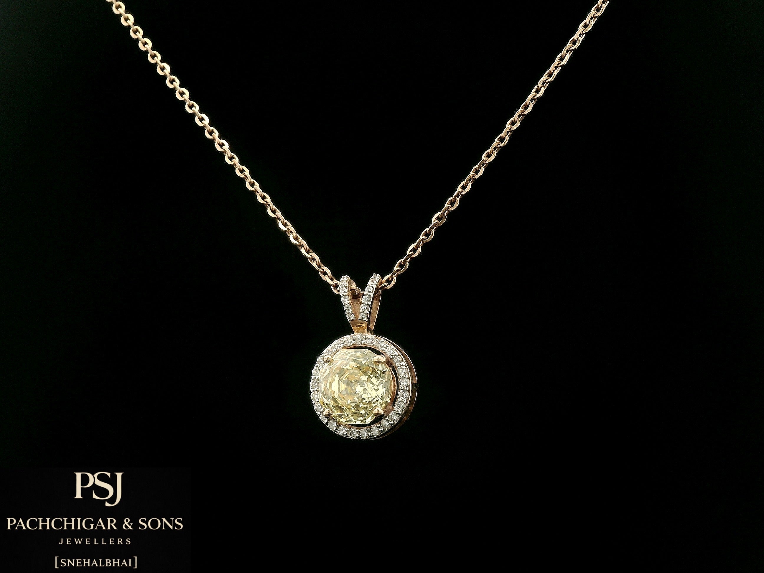 Round Halo Diamond Pendant Necklace