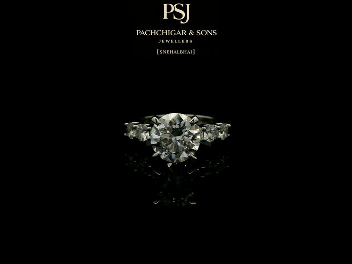 Round Brilliant Diamond Engagement Ring with Side Stones