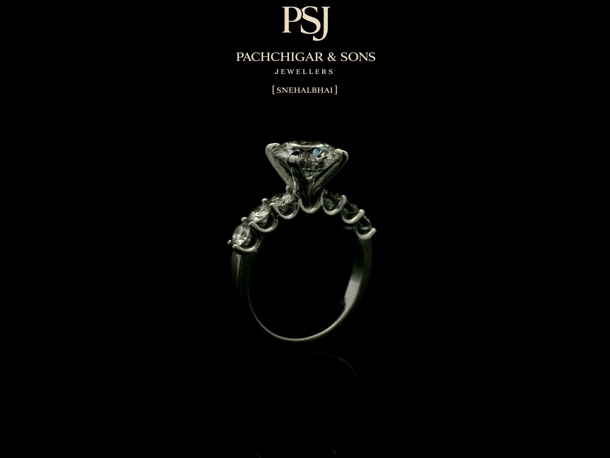 Round Brilliant Diamond Engagement Ring with Side Stones