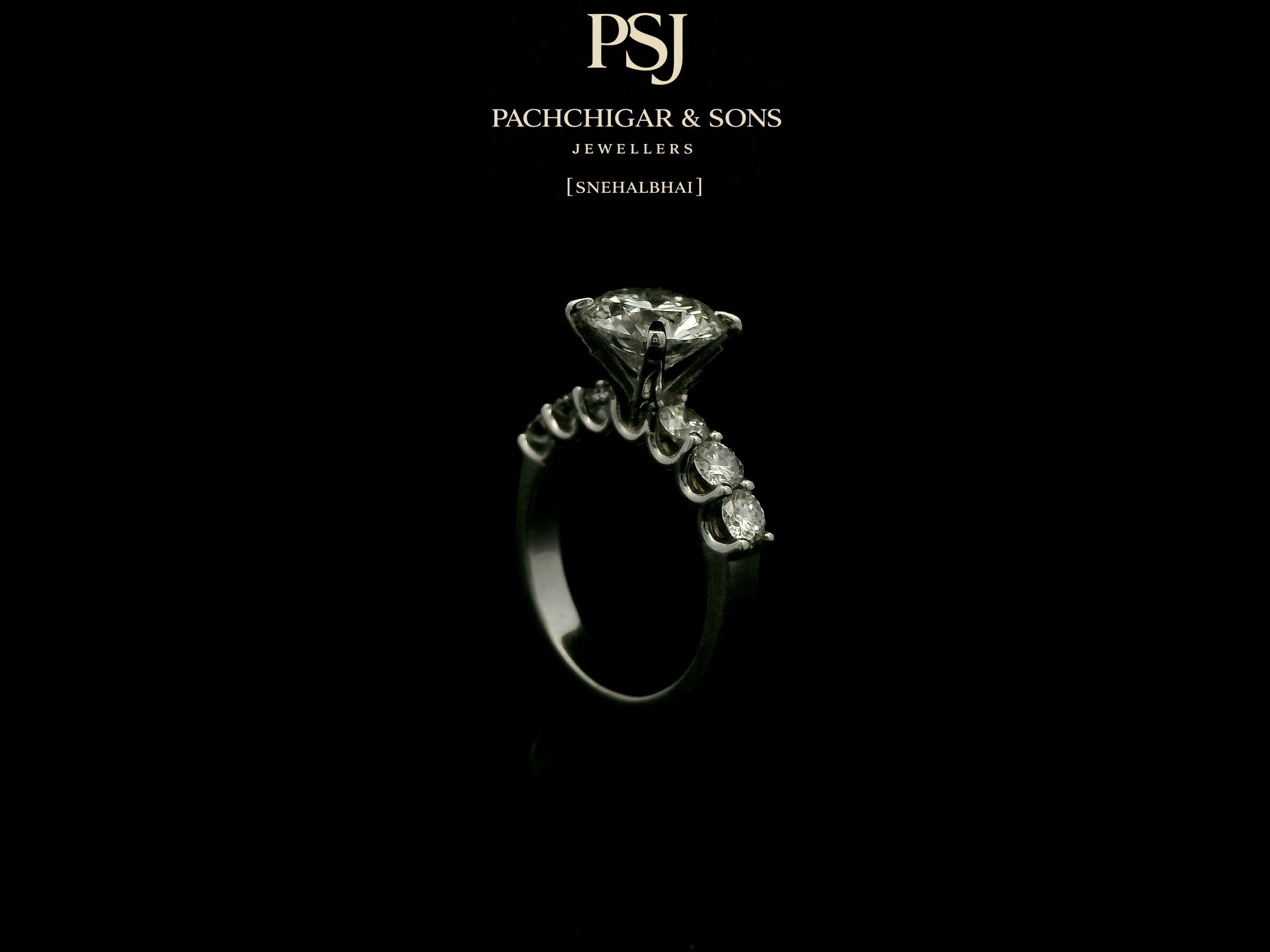 Round Brilliant Diamond Engagement Ring with Side Stones