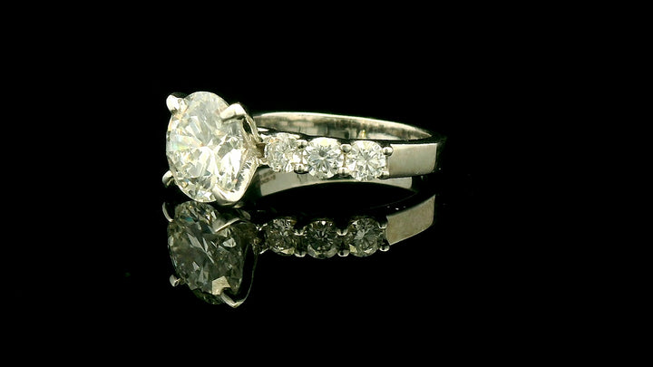 Round Brilliant Diamond Engagement Ring with Side Stones